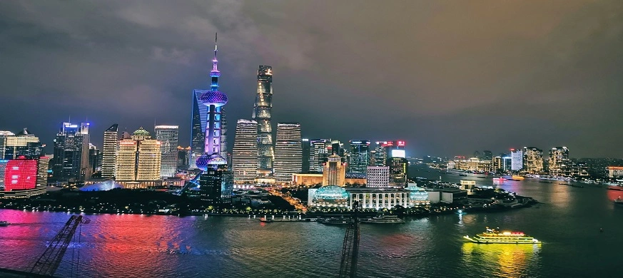 ⚡ 漕河泾科技绿洲白领的午休新宠：漕溪北路老电影寻访为何突然