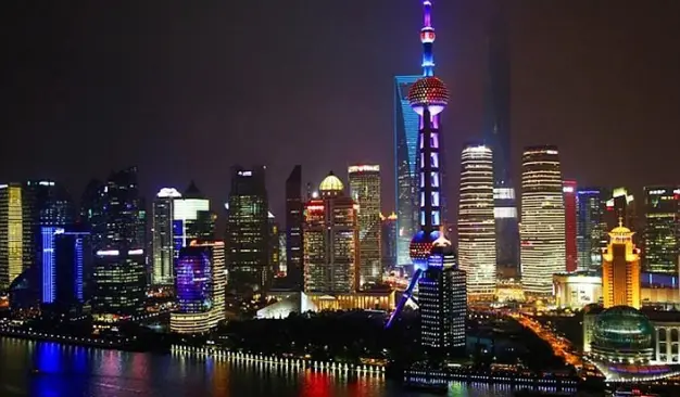 ⚡ 漕河泾科技绿洲白领的午休新宠：漕溪北路老电影寻访为何突然